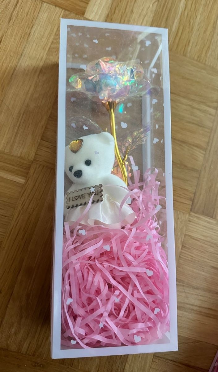 Statuette: Geschenkidee: Bärli mit Rose, neu  – Nuovo e nell'imballaggio originale da Ostermundigen venduto da agn_mh9r