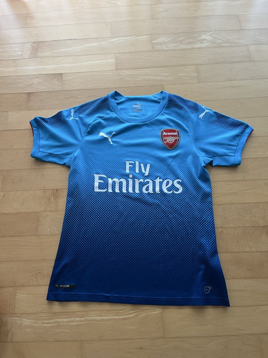 Leibchen & Hosen: Arsenal Trikot Puma Grösse S – Gebraucht aus Allschwil von Manolictus