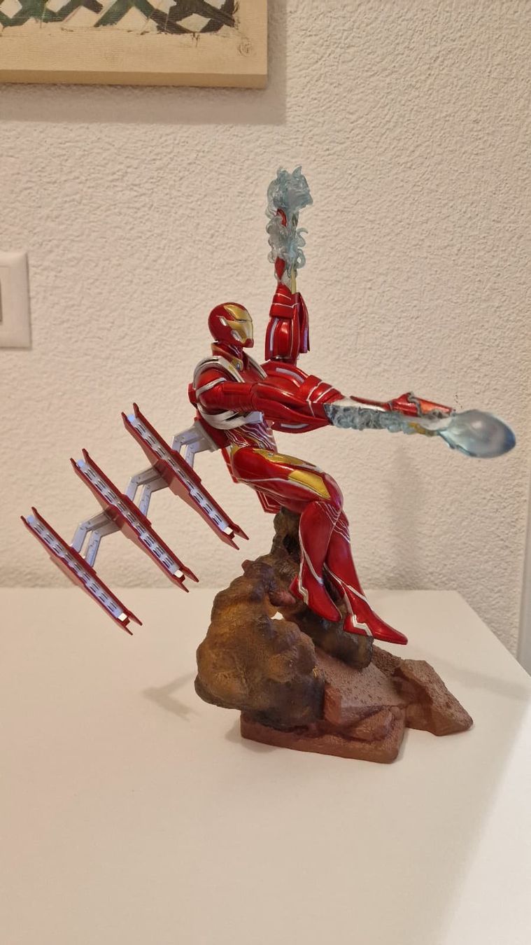 Statuette: Marvel Infinity War - Iron Man MK 50 - Mit OVP! – Usato da Rümlang venduto da VictorGM 3