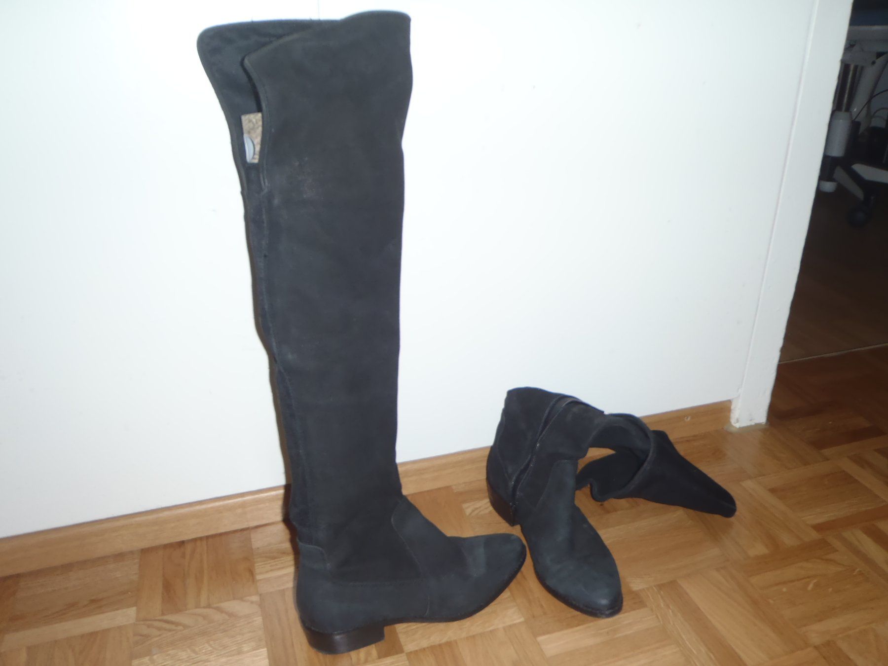 Scarpe da donna: Schwarze Overknee Stiefel Wildleder – Usato da Horgen venduto da Amanda30