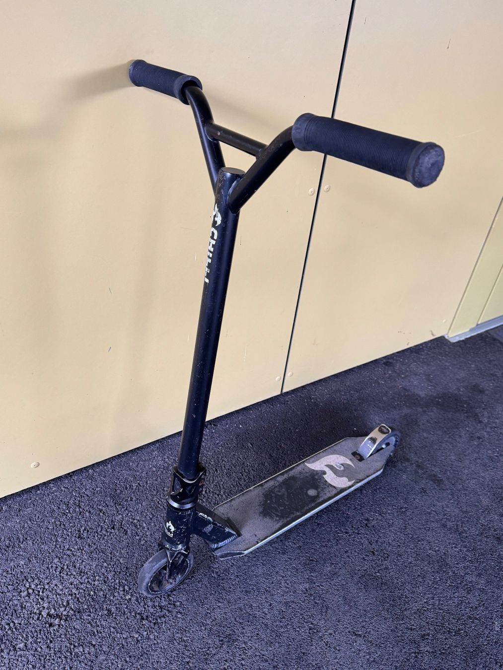 Scooters: Chilli Stunt Scooter schwarz – D'occasion à Steinmaur par Boxsters0 3