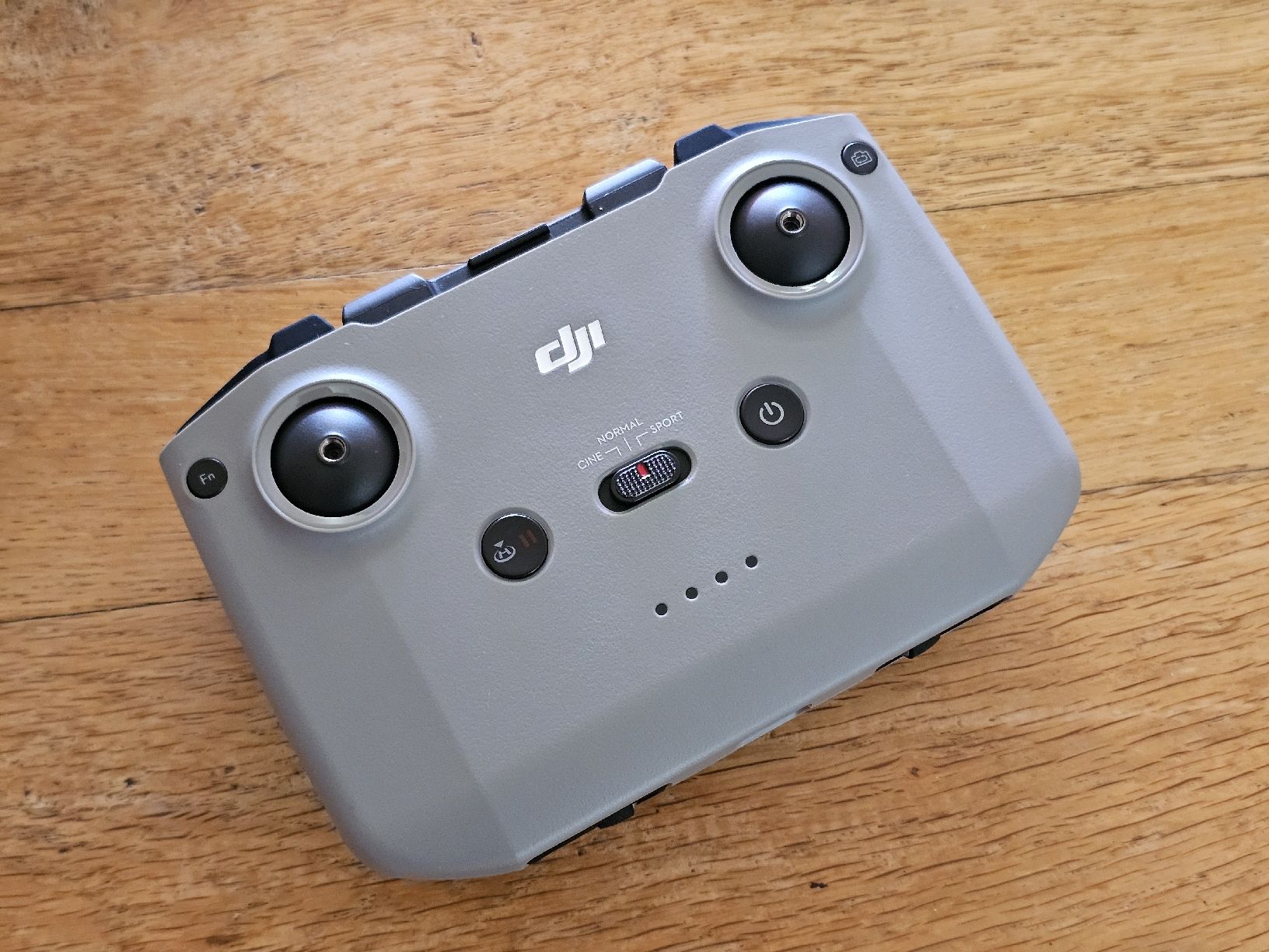DJI Fernsteuerungen: Radiocommande DJI RC-N3 – Neu und originalverpackt aus Lausanne von Gabzou2
