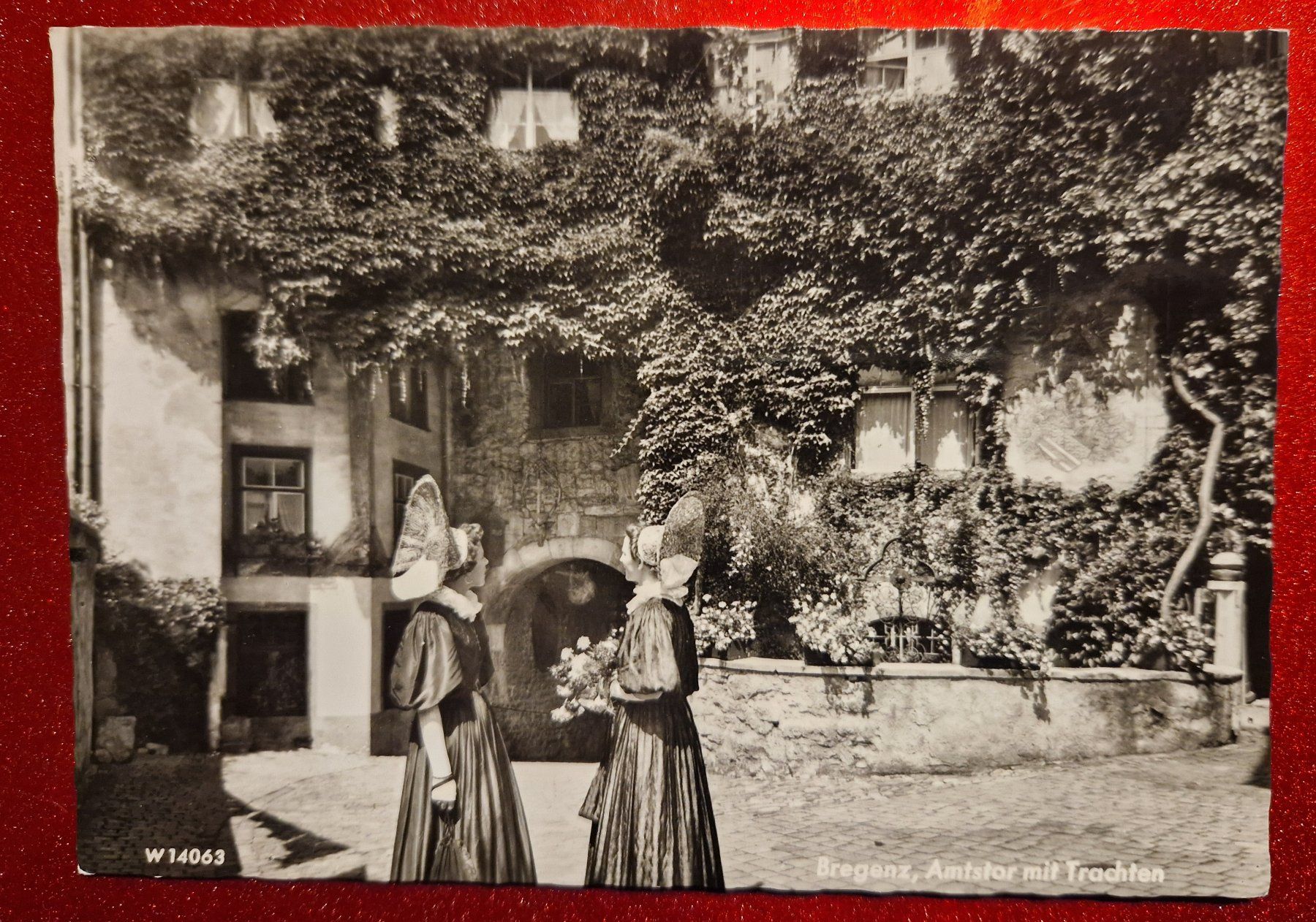 Cartoline postali: Bregenz, Trachten, um 1940 – Usato da Melchnau venduto da Fishel