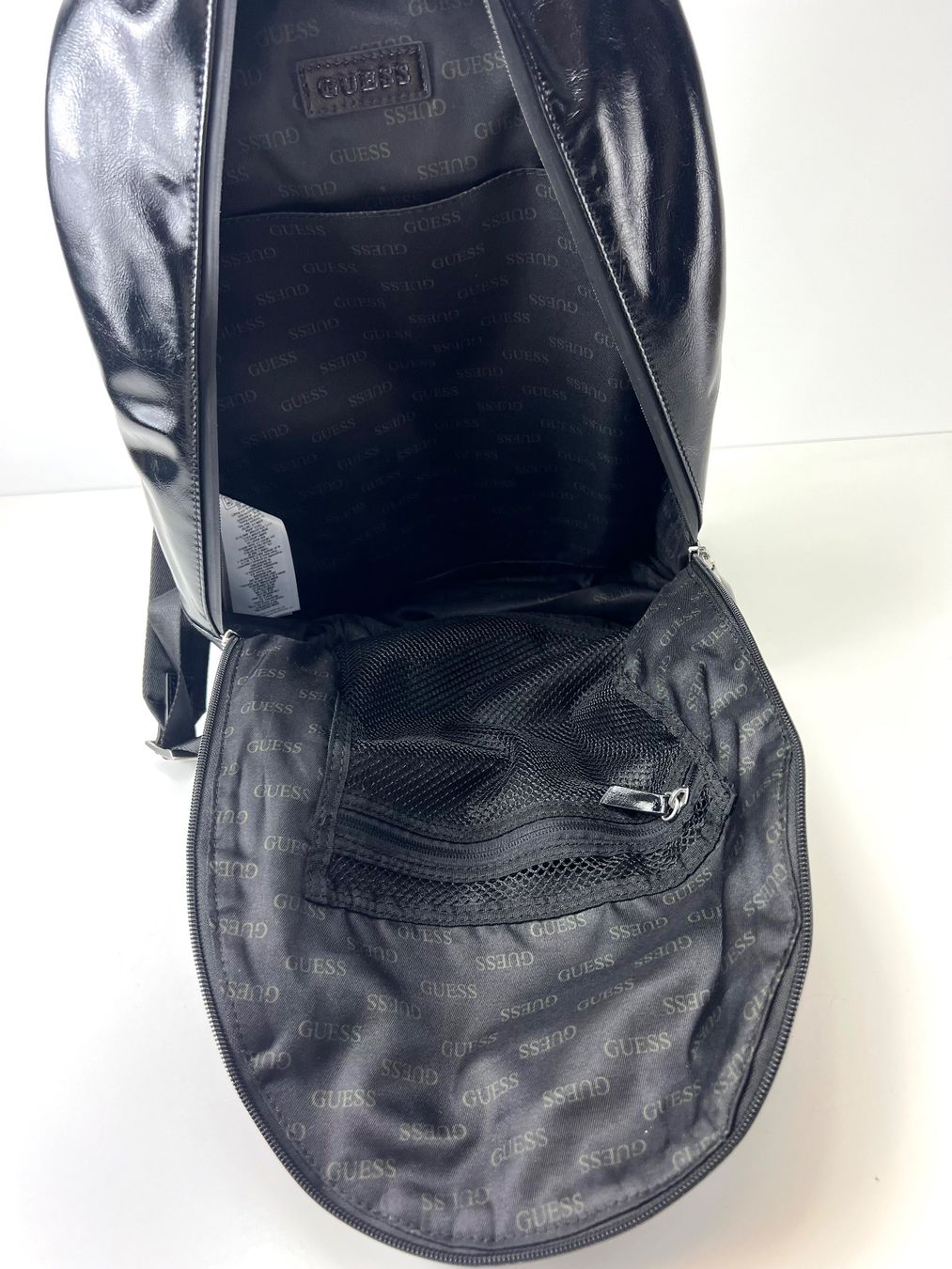 Guess Zaini: GUESS Compact Solid Rucksack (Schwarz) – Usato da Zürich venduto da Arche_Brockenhaus 5