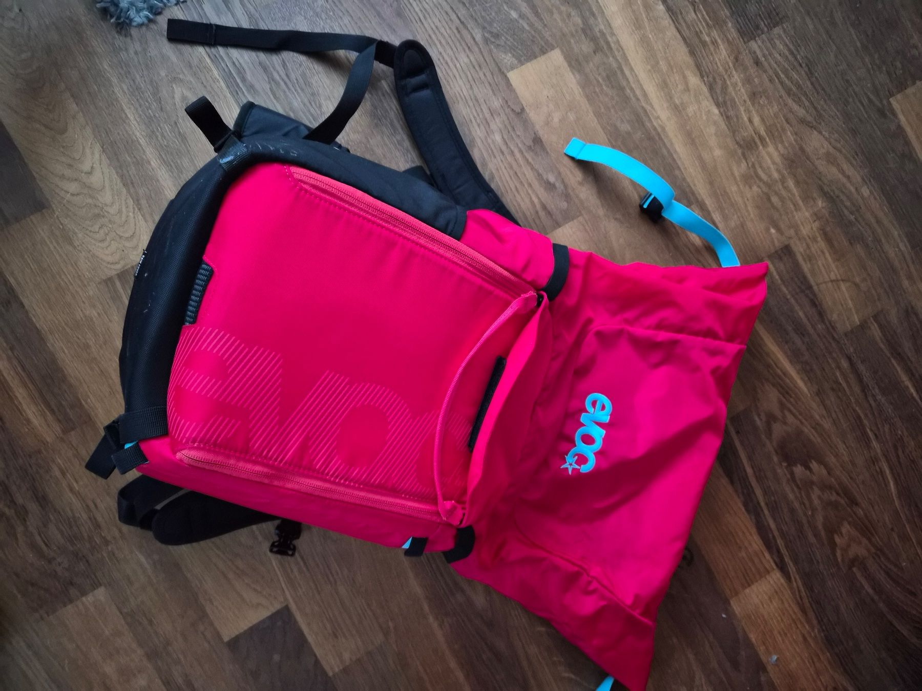Evoc Zaini: EVOC Rucksack Rot – Usato da Neuendorf venduto da Tomruck