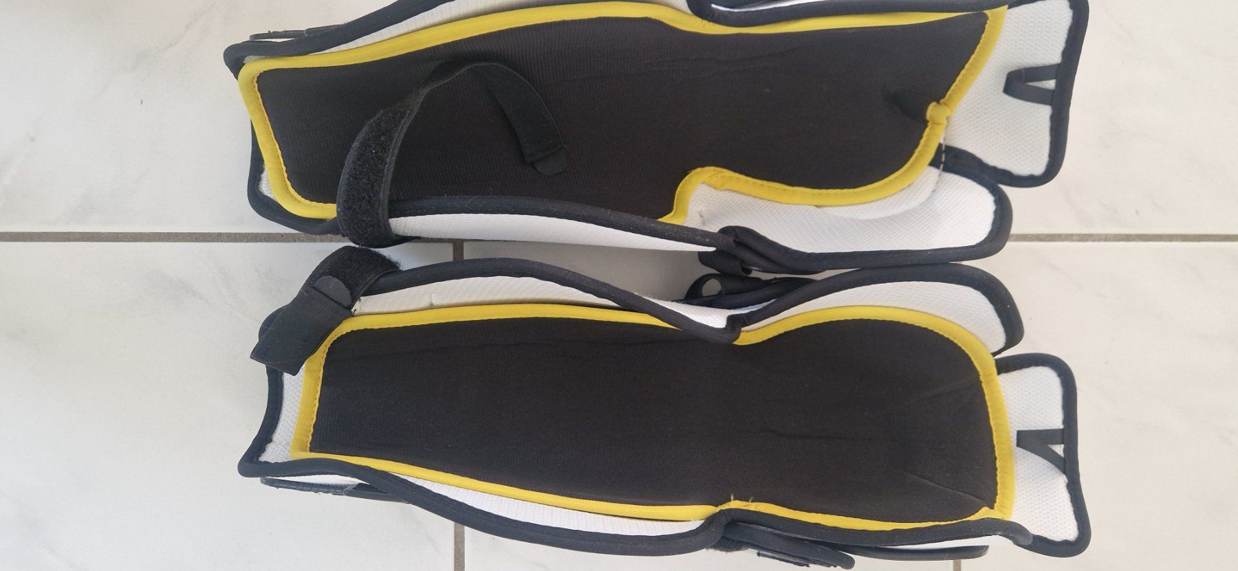 Bauer Protezioni & Imbottiture: Eishockey Schienbeinschoner Gr. 14"/... – Usato da Bonstetten venduto da RuteC 2