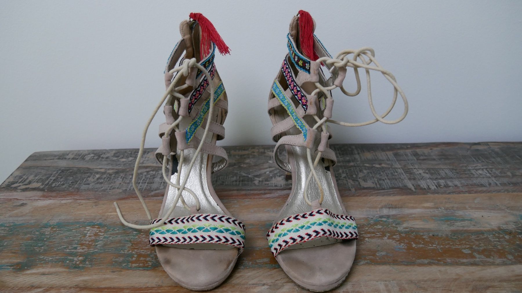 Scarpe da donna: High Heels Pumps Bunt Muster Beige – Usato da Zürich venduto da julia_vina 1