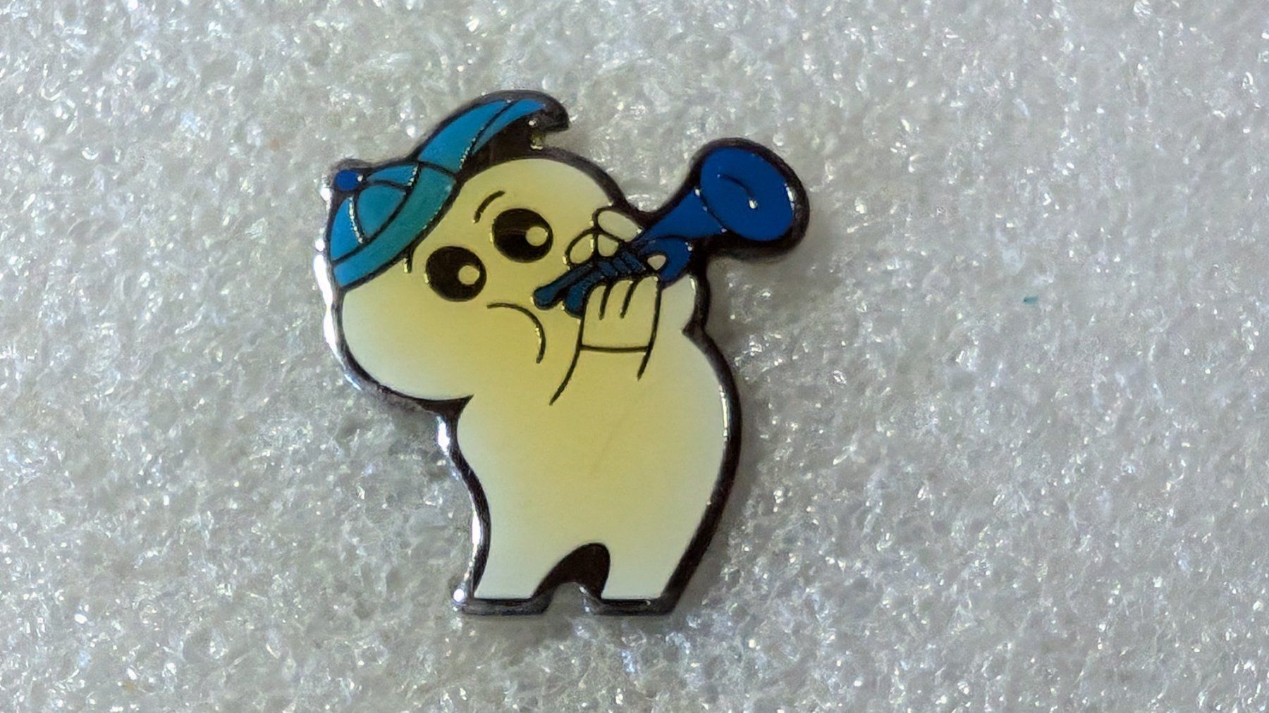 Plaketten & Abzeichen: Ansteckpin 226: Maga Bio – Gebraucht aus Oppligen von Pin-Fall-Shop