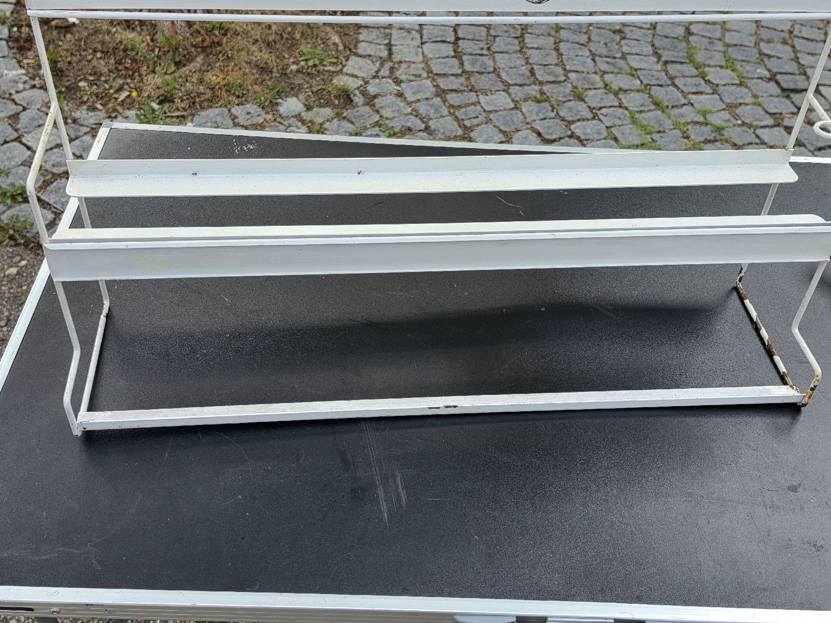 Altro in Decorazioni & Accessori: Werbeständer GATES EXTRA SERVICE weiss Metall gebraucht – Usato da Mettlen venduto da elios0888 6