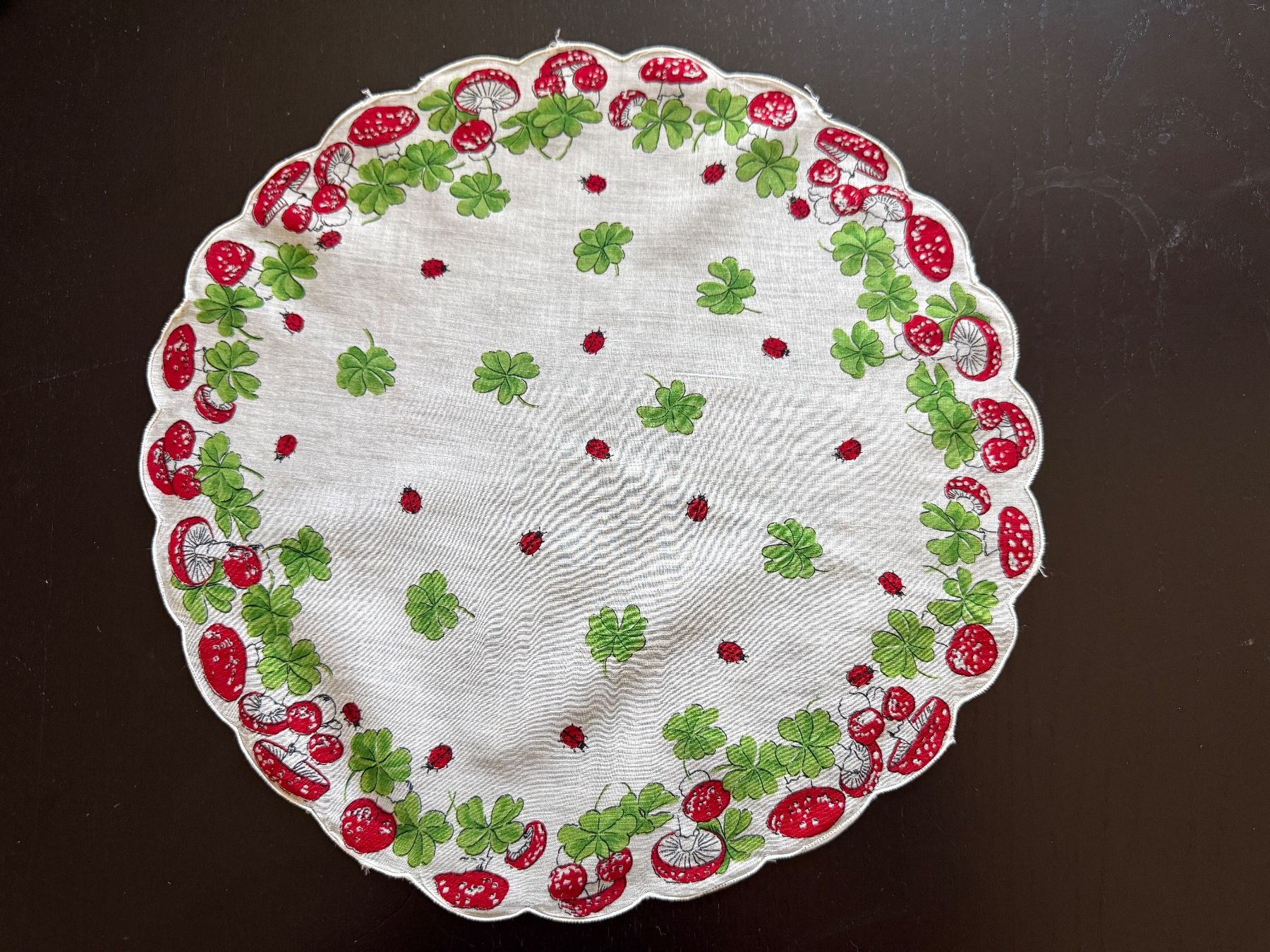 Tischset: 2 Tischsets Osterhasen und Pilze rund 33cm – Gebraucht aus Erstfeld von Mario_boe0 2
