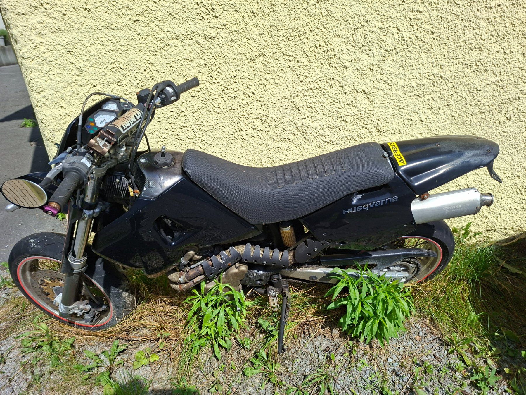 Husqvarna Enduro: MOTORRAD – Défectueux à Riedern par Canimen