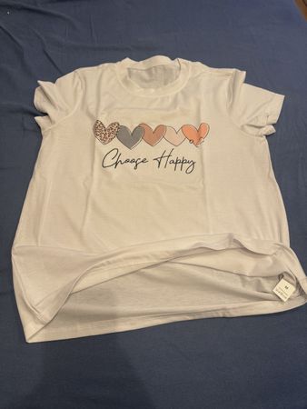 Weisses T-Shirt mit Herzmuster, Grösse M, neuwertig
