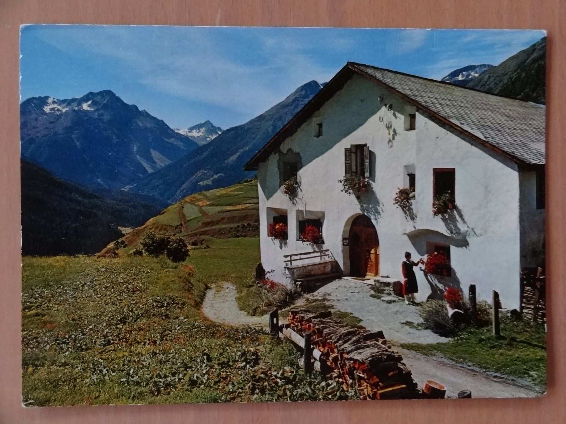 Cartoline postali: Guarda - Engadinerhaus in Bos-Cha-Guarda - 1972 – Usato da St Léonard venduto da Riglin