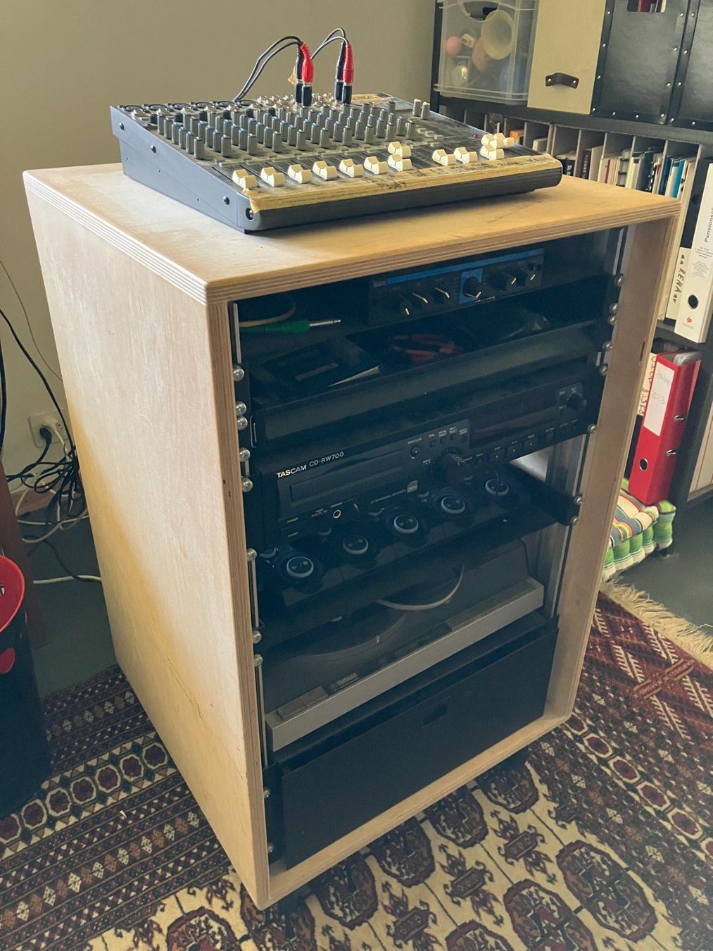Supporti a parete: Tonstudio HiFi Rack Korpus auf Rollen – Usato da Aarau venduto da rol_mz8k 4