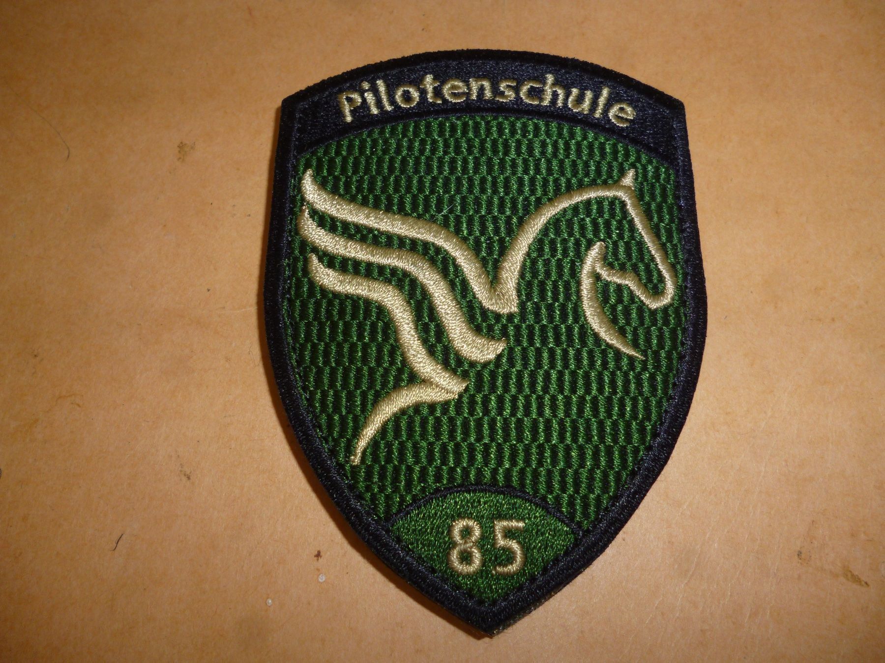 Schweizer Armee Placchette & Badge: Klett Pilotenschule 85 – Usato da Oberiberg venduto da stab