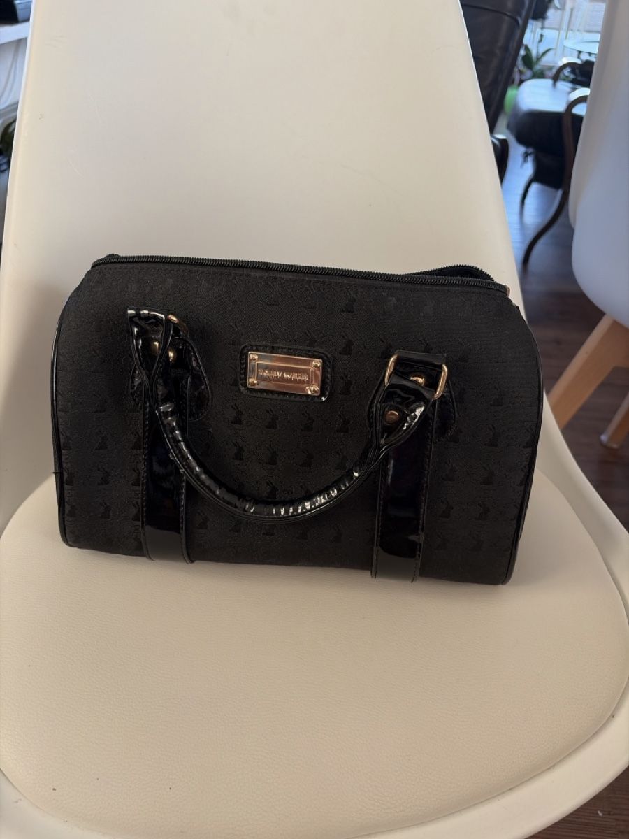 Sacs: Handtasche schwarz mit Muster guter Zustand – Défectueux à Opfershofen TG par dan_nxk8