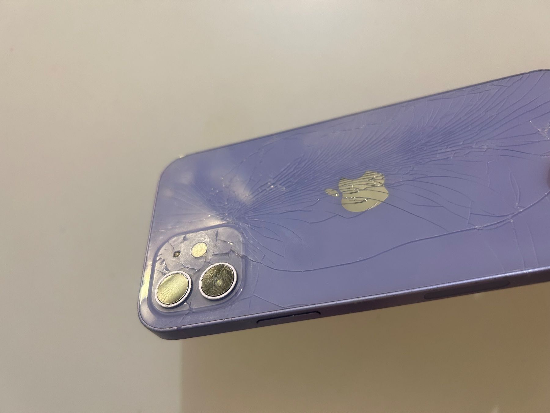 Apple Handys / Smartphones: iPhone 12 violet – Gebraucht aus Romont FR von sarah062 4