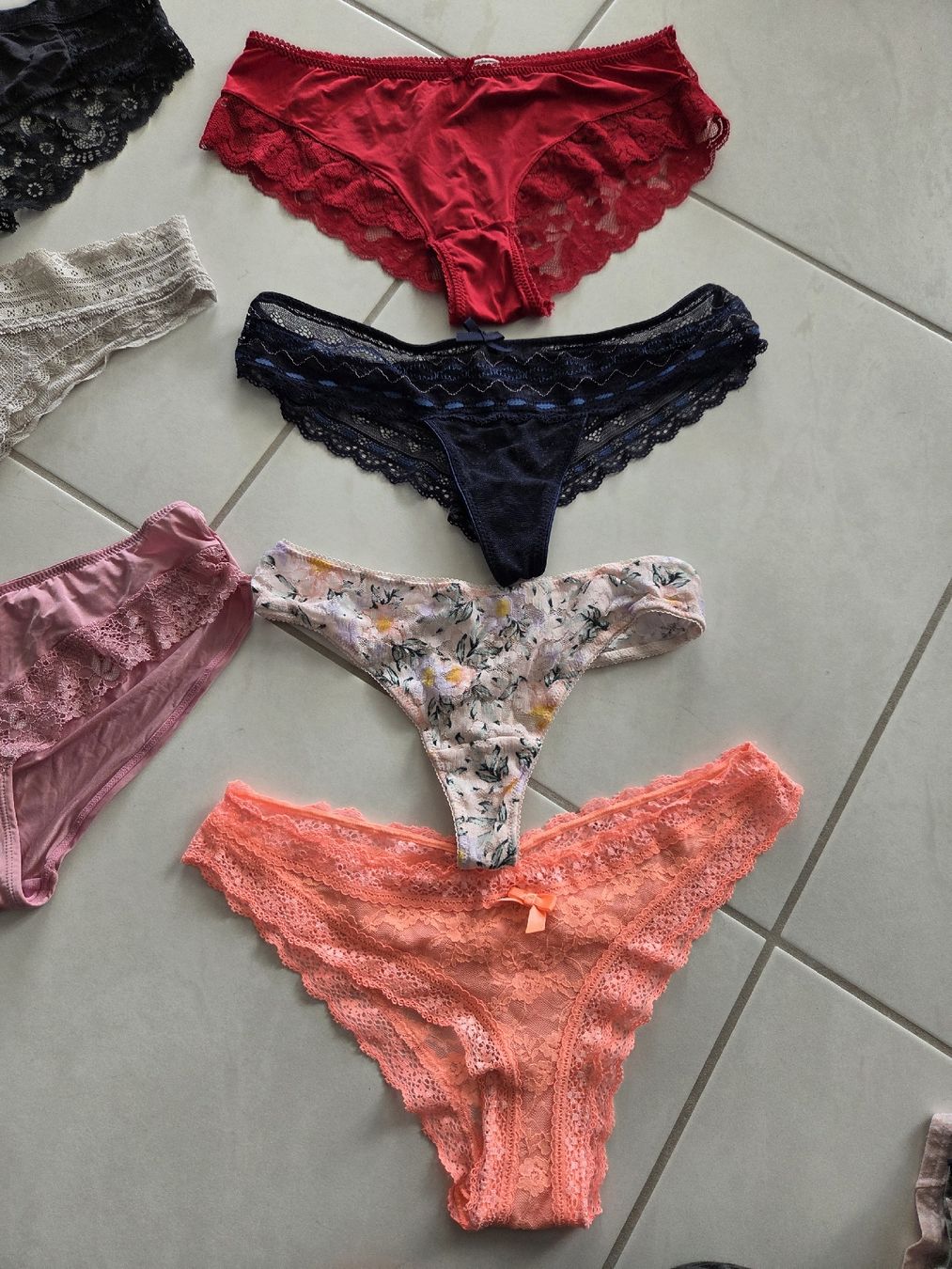 Altra biancheria intima: Slips& Strings gr.S/M – Usato da Bronschhofen venduto da Katrusja