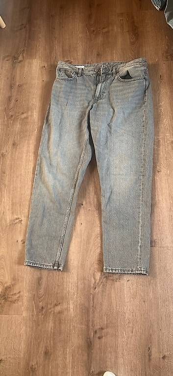 Hosen: Hose in Grau slim/ normal fit – Gebraucht aus Wildhaus von pau_628q