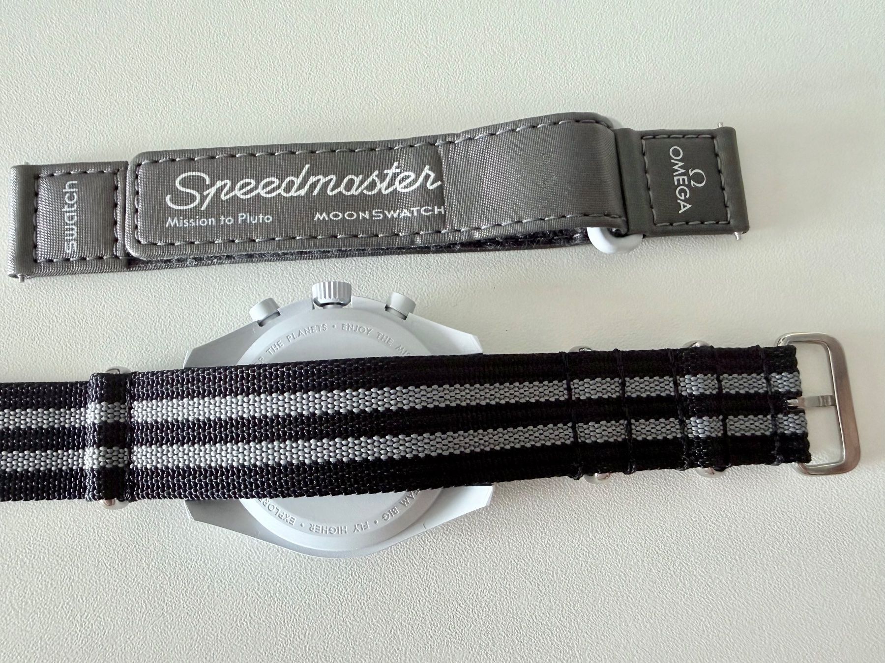 Swatch Orologi: OMEGA x SWATCH Mission to Pluto "Bond", NO box & papers – Nuovo (secondo la descrizione) da Le Mont-sur-Lausanne venduto da LycaGallery 2