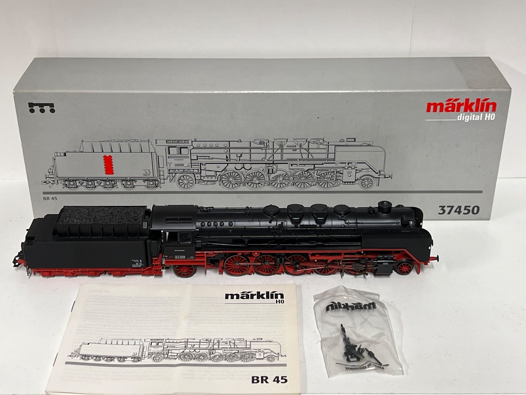 Märklin Modellini di ferrovie: Märklin  37450 BR 45 DB Digital – Nuovo (secondo la descrizione) da Neuenhof venduto da ludovicco