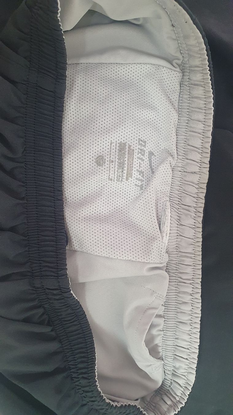 Nike Pantaloni: nike hosen G M – Usato da Maienfeld venduto da tobeyl2020 6