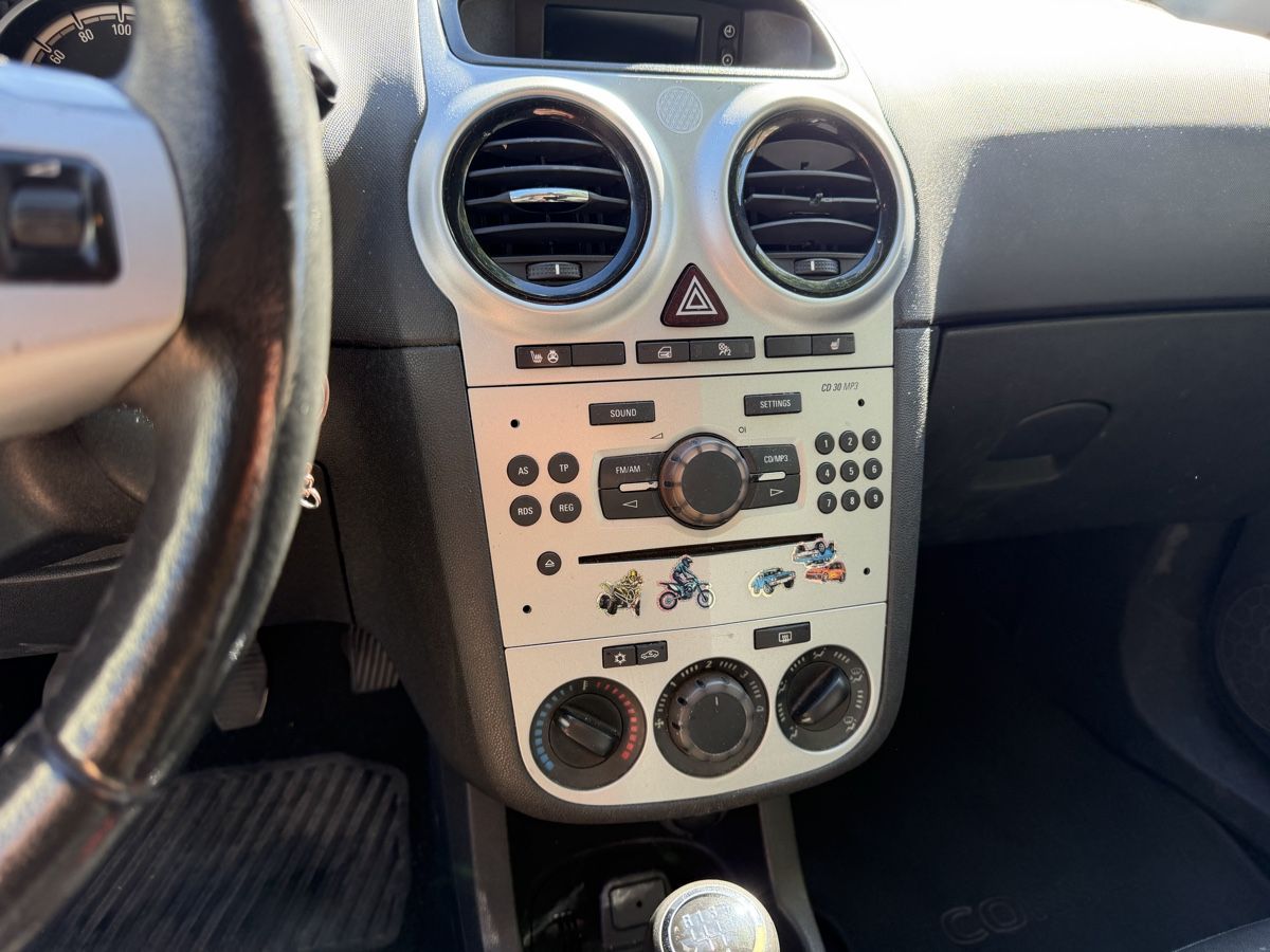 Opel Automobili: Opel Corsa D 14 – Usato da Amriswil venduto da zsu_xj76 5