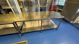 CNS Gastro Arbeitstisch mit Ablage