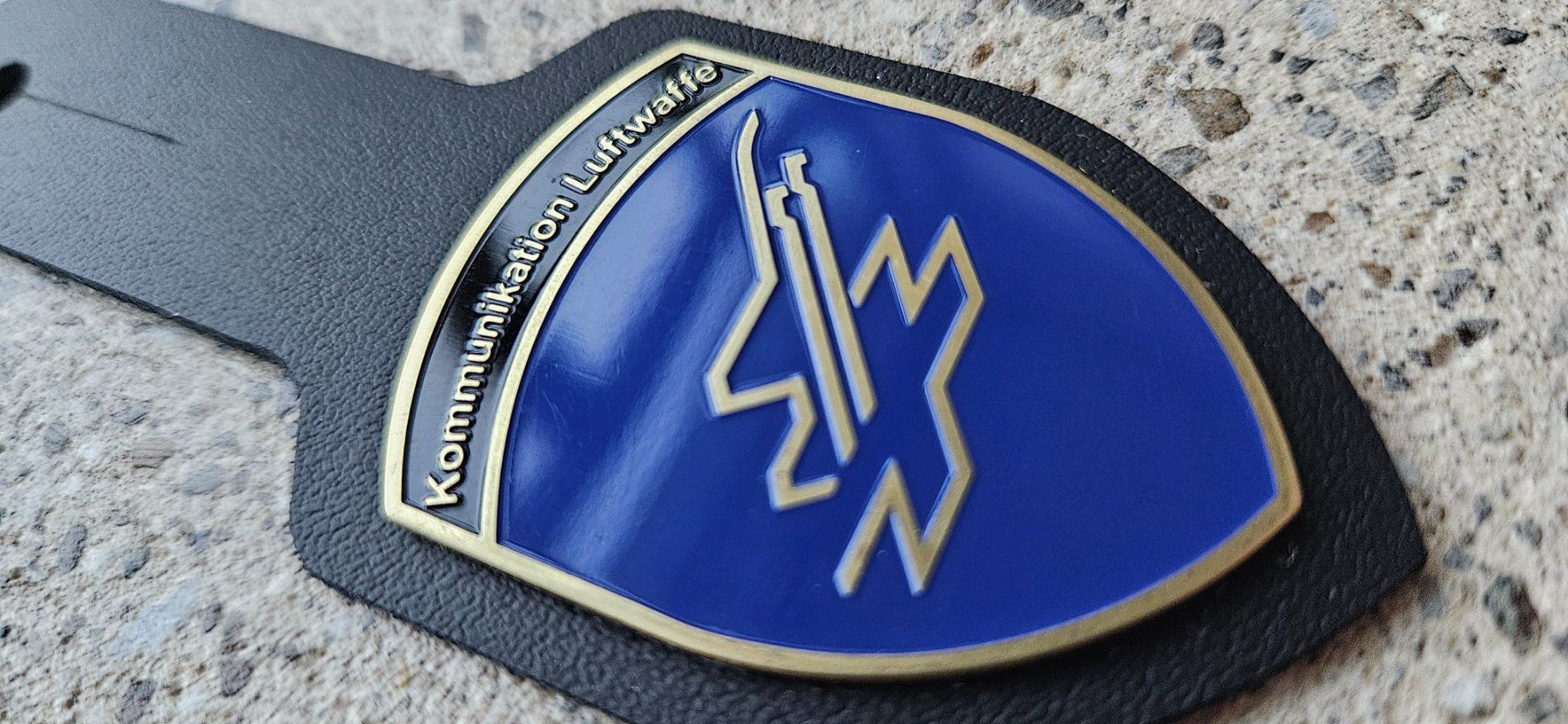 Schweizer Armee Placchette & Badge: *** Brustanhänger Luftwaffe Kommunikation *** – Nuovo e nell'imballaggio originale da Riedholz venduto da fr_sIruP 1