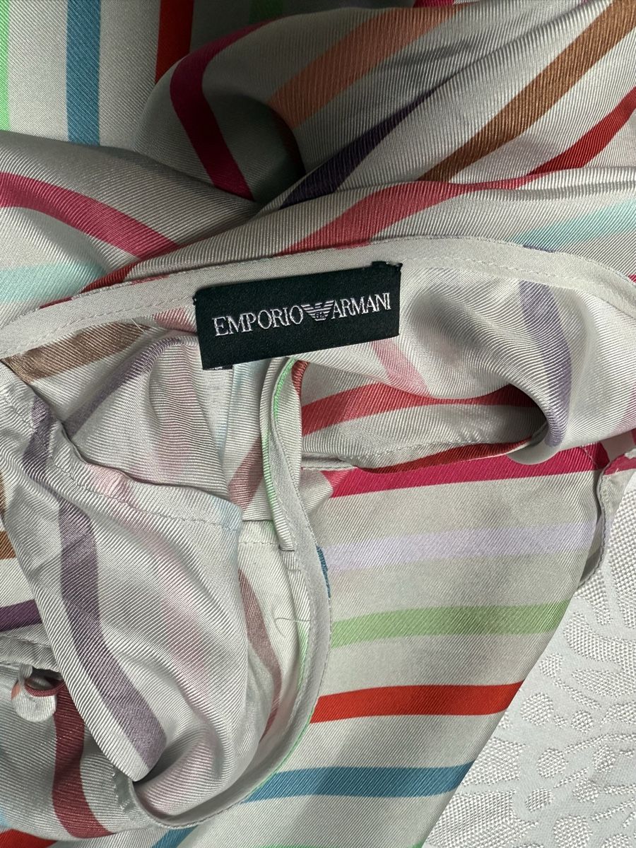Armani Tops: Armani silk top xs – D'occasion à Barna par orbuyorcry 2