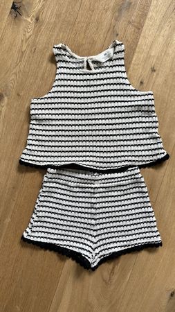 Lot de vêtements  fille taille  128