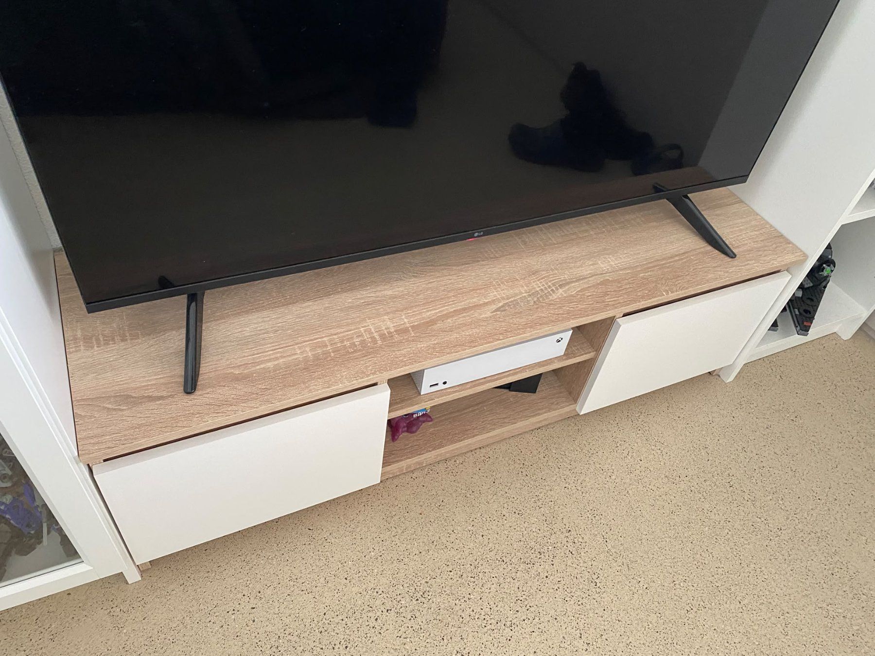 Fixations: TV stand – D'occasion à Zürich par gio_peirano98 1