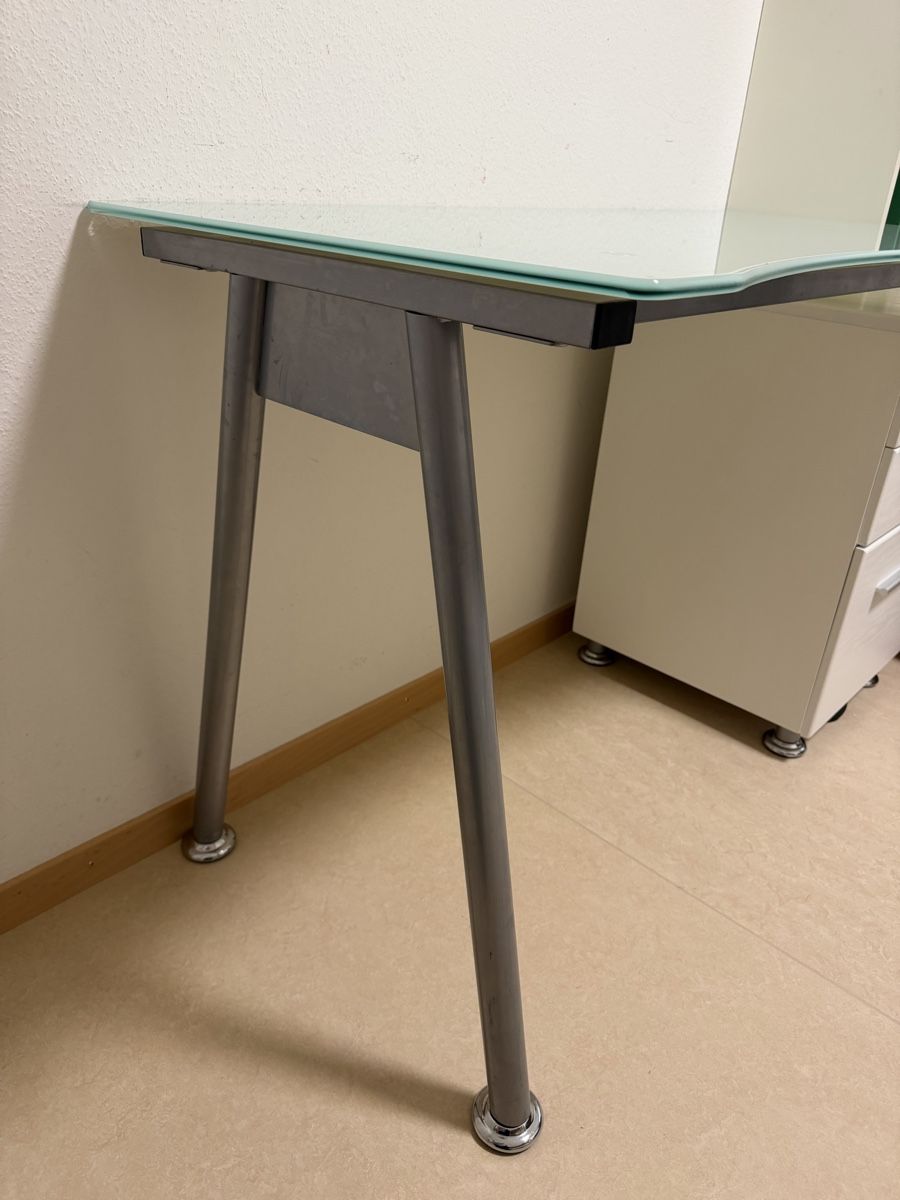 Schreibtische: Schreibtisch – Gebraucht aus Zürich von shk_bb5c 6