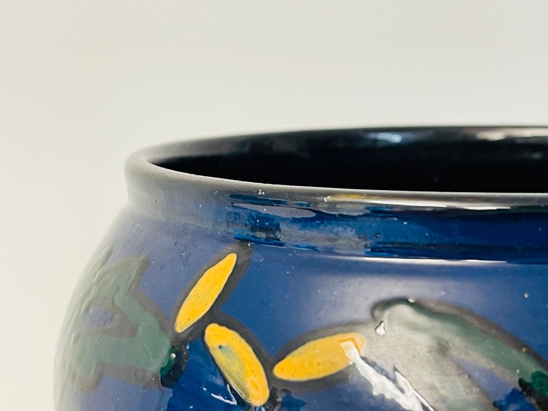 Vasi & Recipienti: Blaue Keramik Vase handbemalt – Usato da Zürich venduto da Arche_Brockenhaus 4