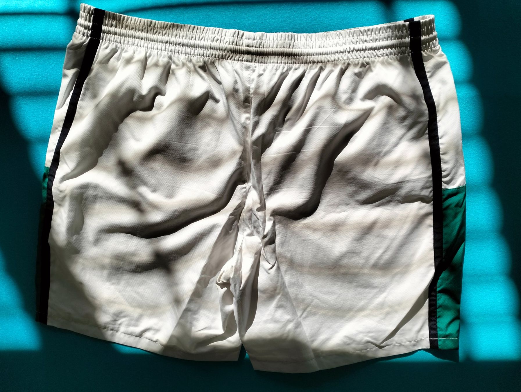 Lacoste Pantaloni: Lacoste Shorts – Usato da Uster venduto da KarlZH 1