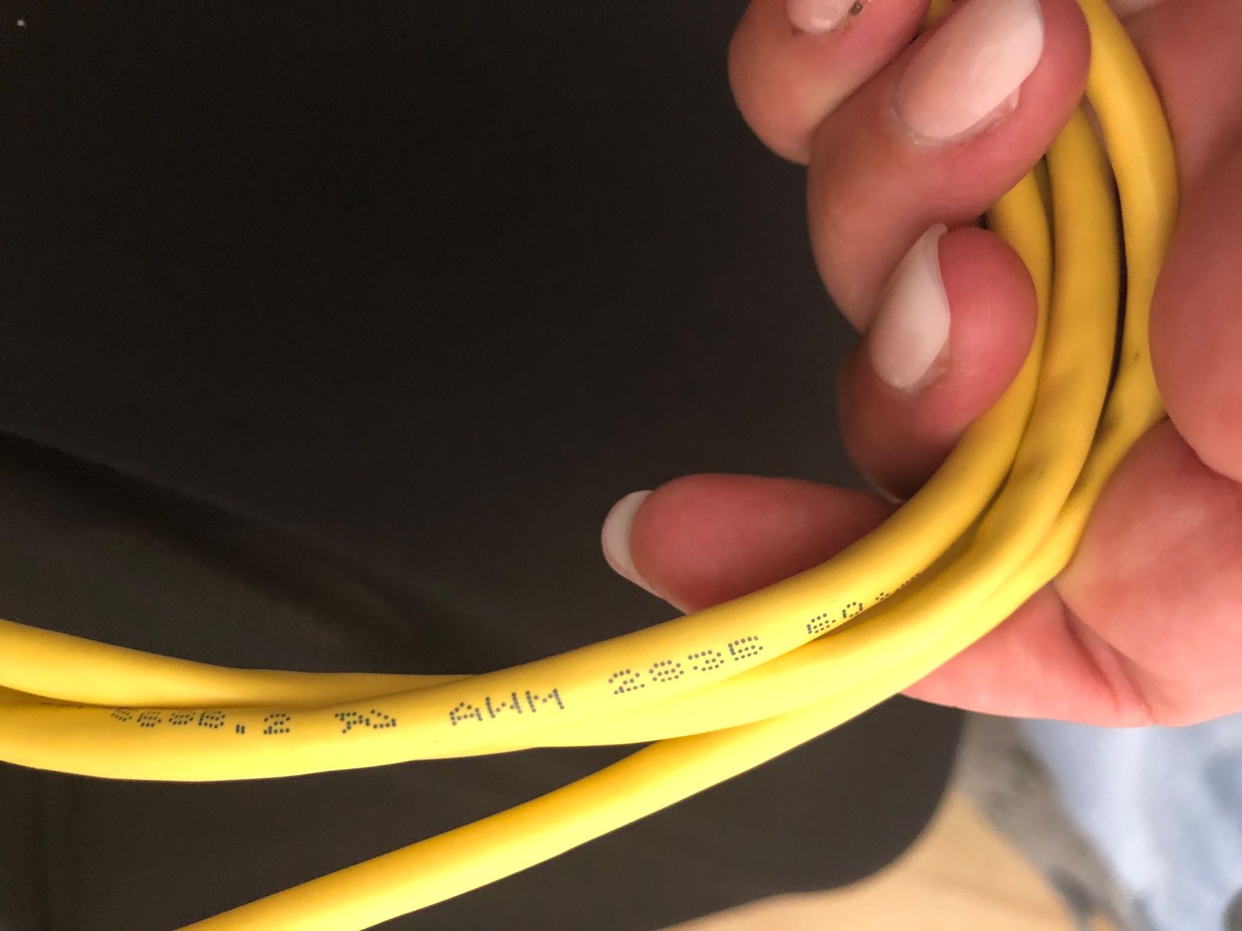 Cavi: Gelbes Netzwerkkabel, Ethernetkabel. – Usato da Arlesheim venduto da leyRum4.5 1