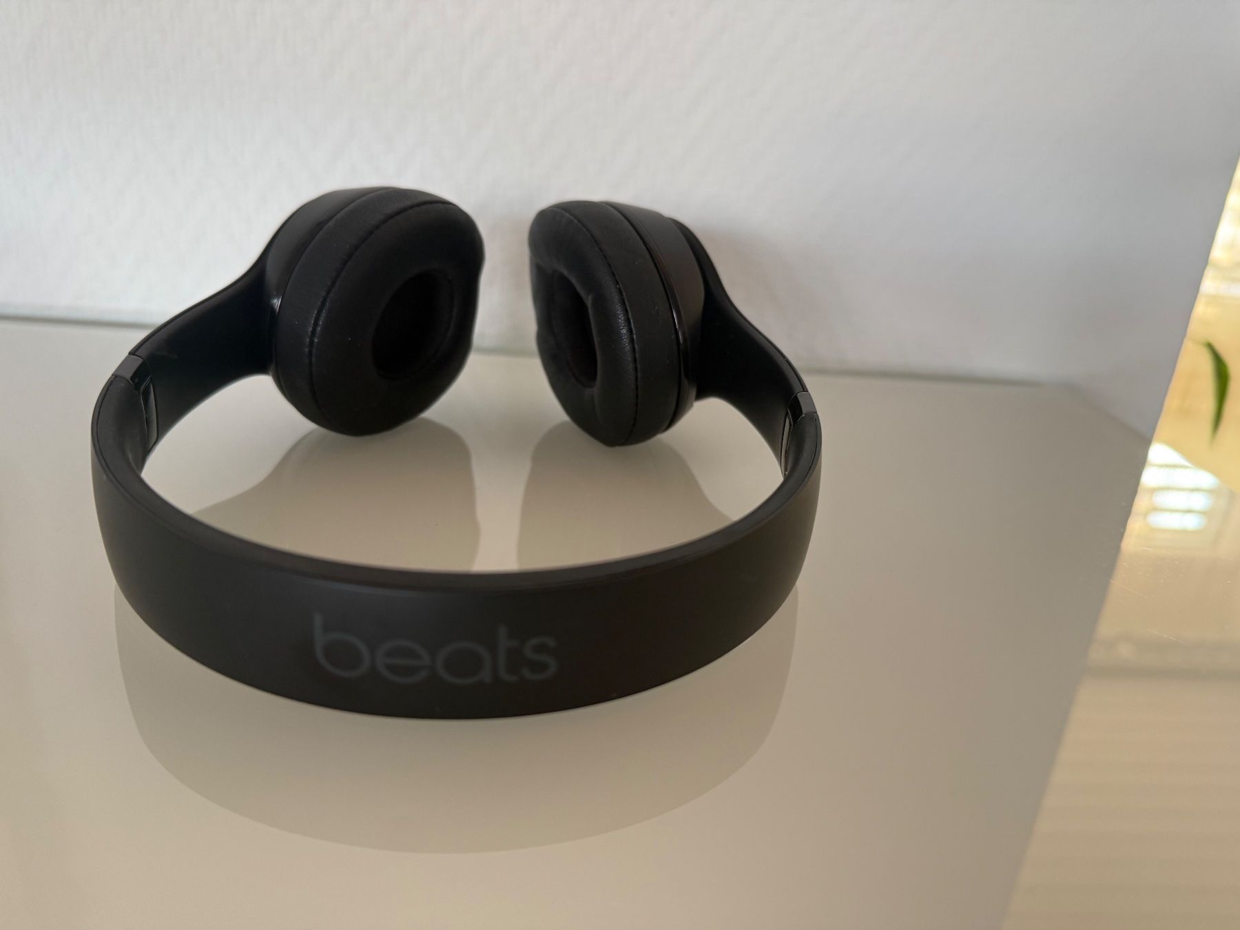 Beats Casques audio: Kopfhörer Beats Solo 3 Wireless Schwarz – D'occasion à Meilen par Aqualinas 1