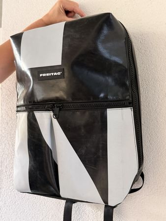 Rucksack Freitag Fringe schwarz silber 
