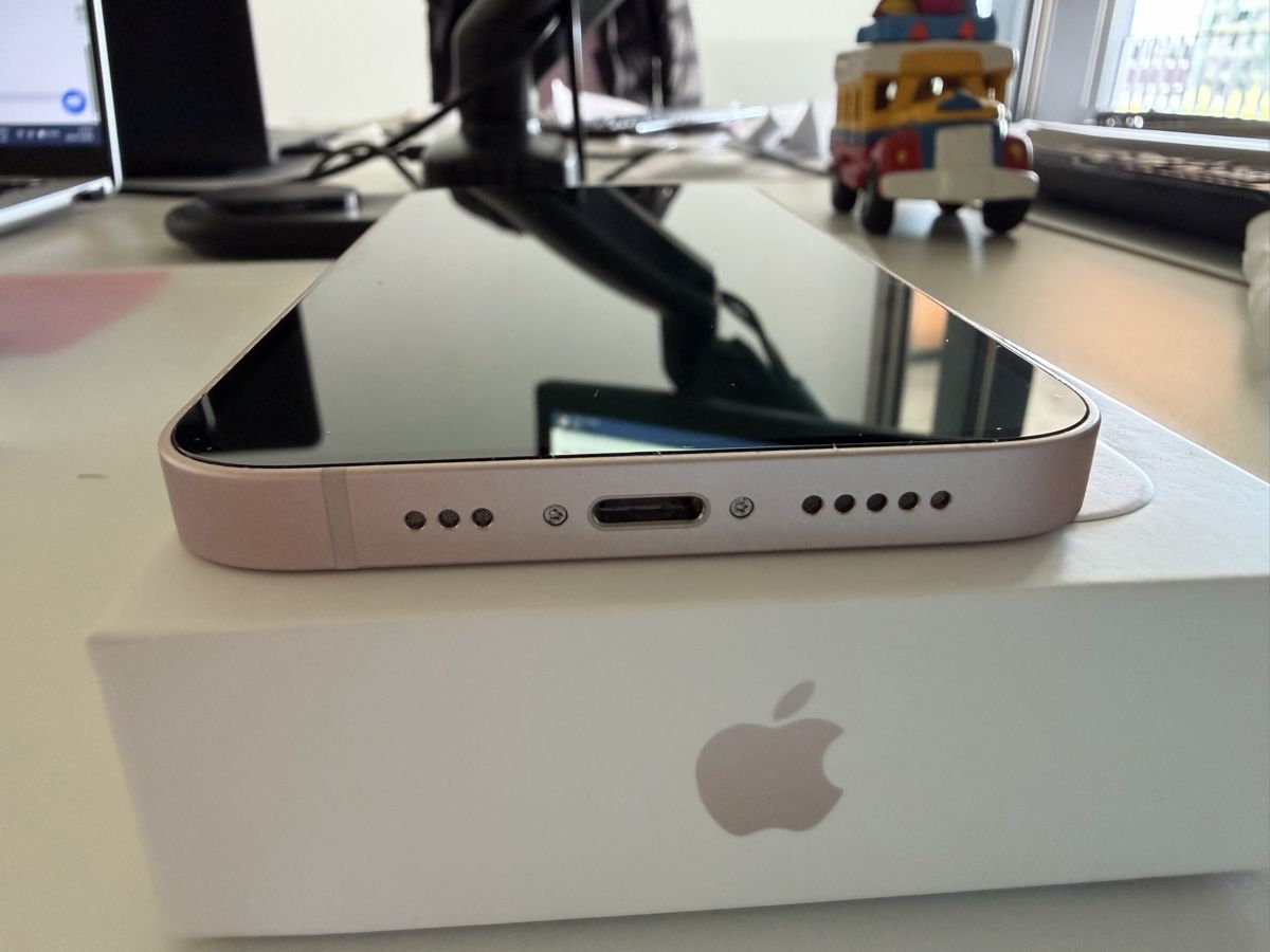 Apple Telefoni cellulari / Smartphones: Apple iPhone 13 Pink with accessories – Usato da Hedingen venduto da luk_d9sh 4