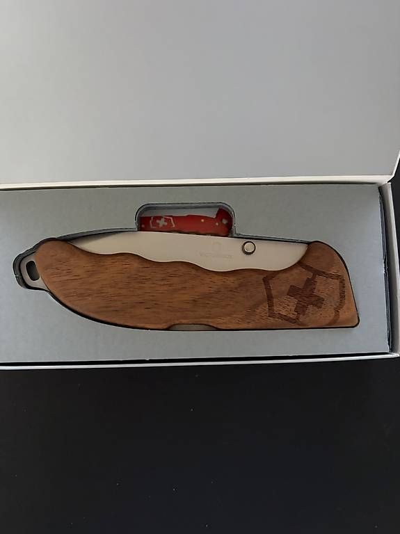 Coltelli tascabile: EVOC Messer Victorinox Holz – Usato da Arboldswil venduto da mat_xyx5