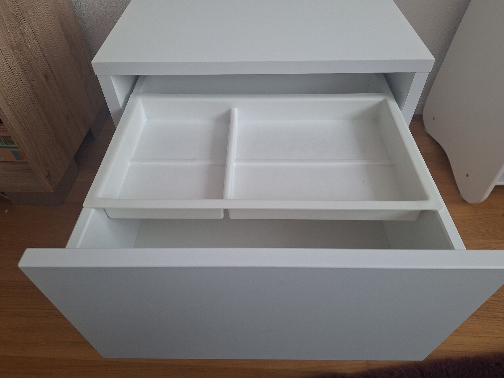 Comodini: Nachttisch, Schubladenkasten – Usato da Widen venduto da She_sells_1719 1