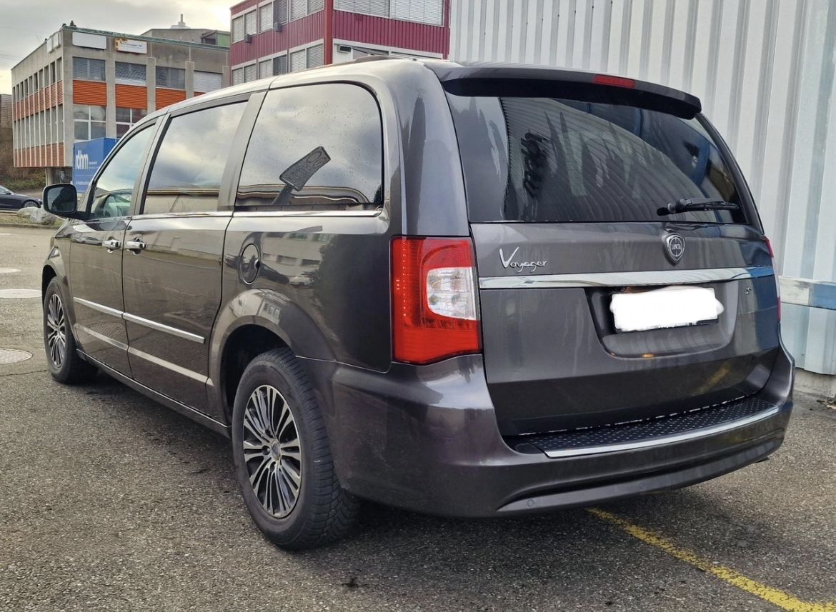 Lancia Autos: Lancia Voyager – Defekt aus Romanshorn von Happy24 1