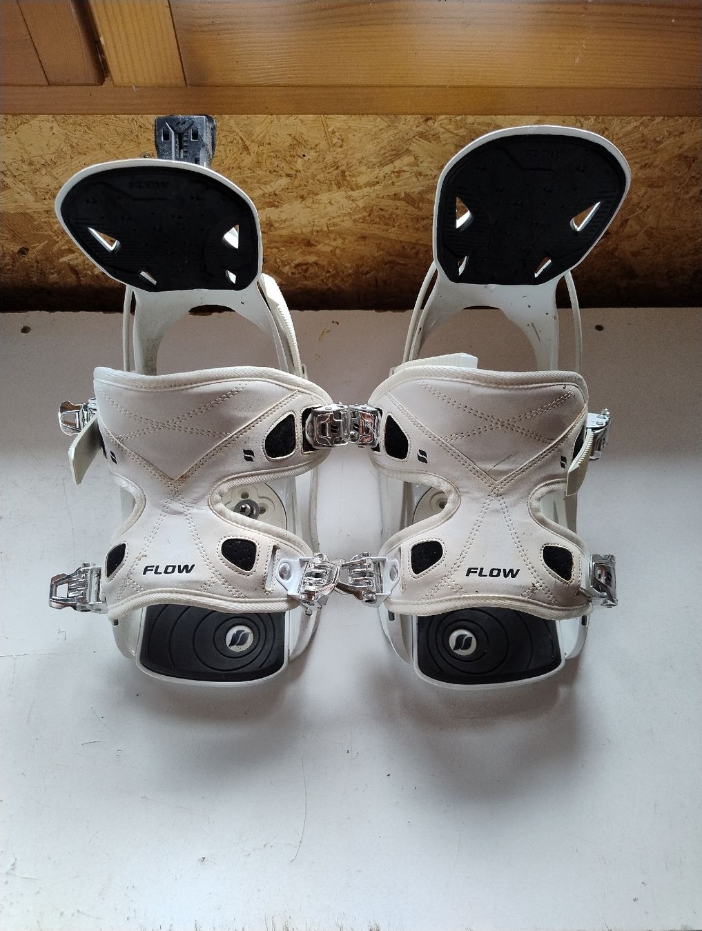 Wandhalterungen: Fixations snowboard Flow blanches - Prêt pour la neige!  – Gebraucht aus Bossonnens von Chaoui1615 3