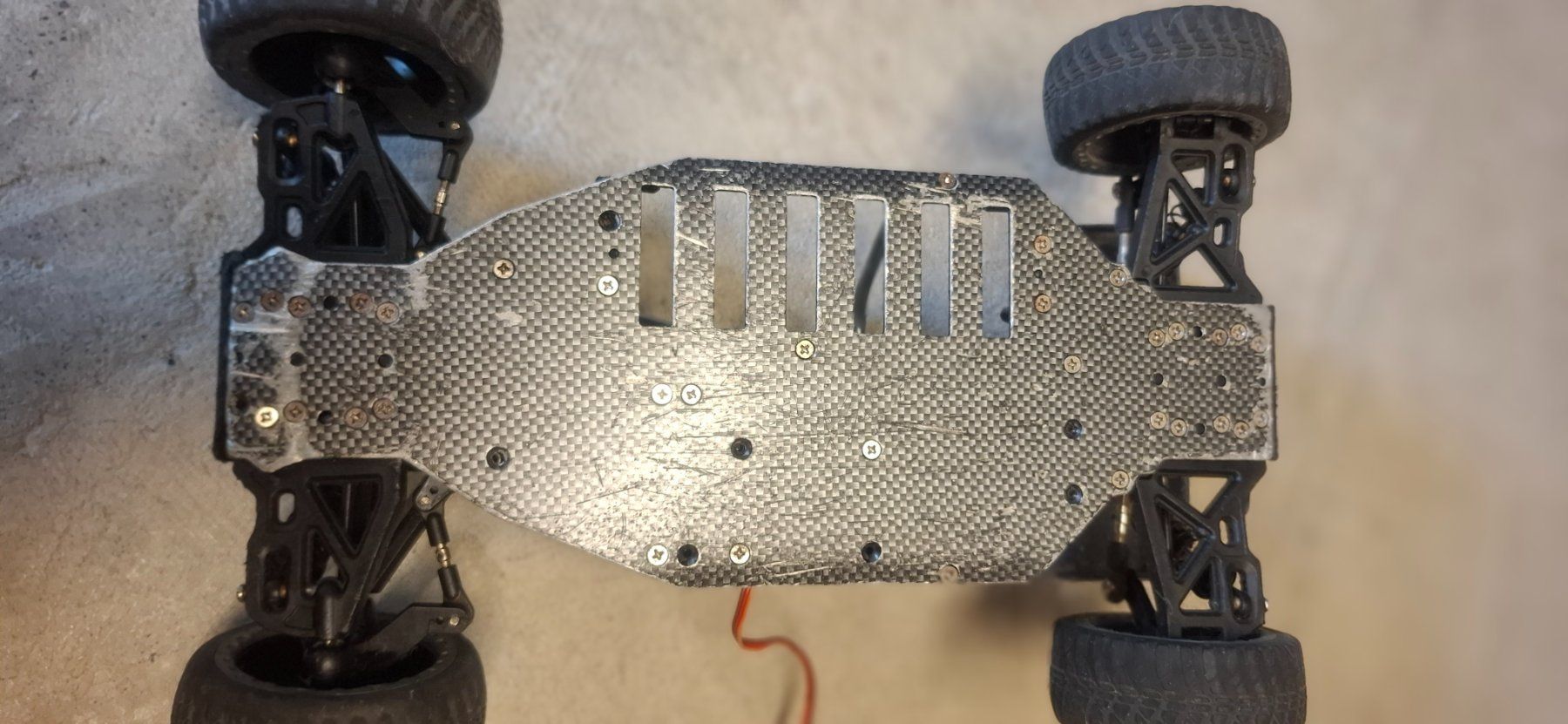 Reely Modellismo RC: Reely Carbon fighter Chassis – Difettoso da Walchwil venduto da huerlimannen 3