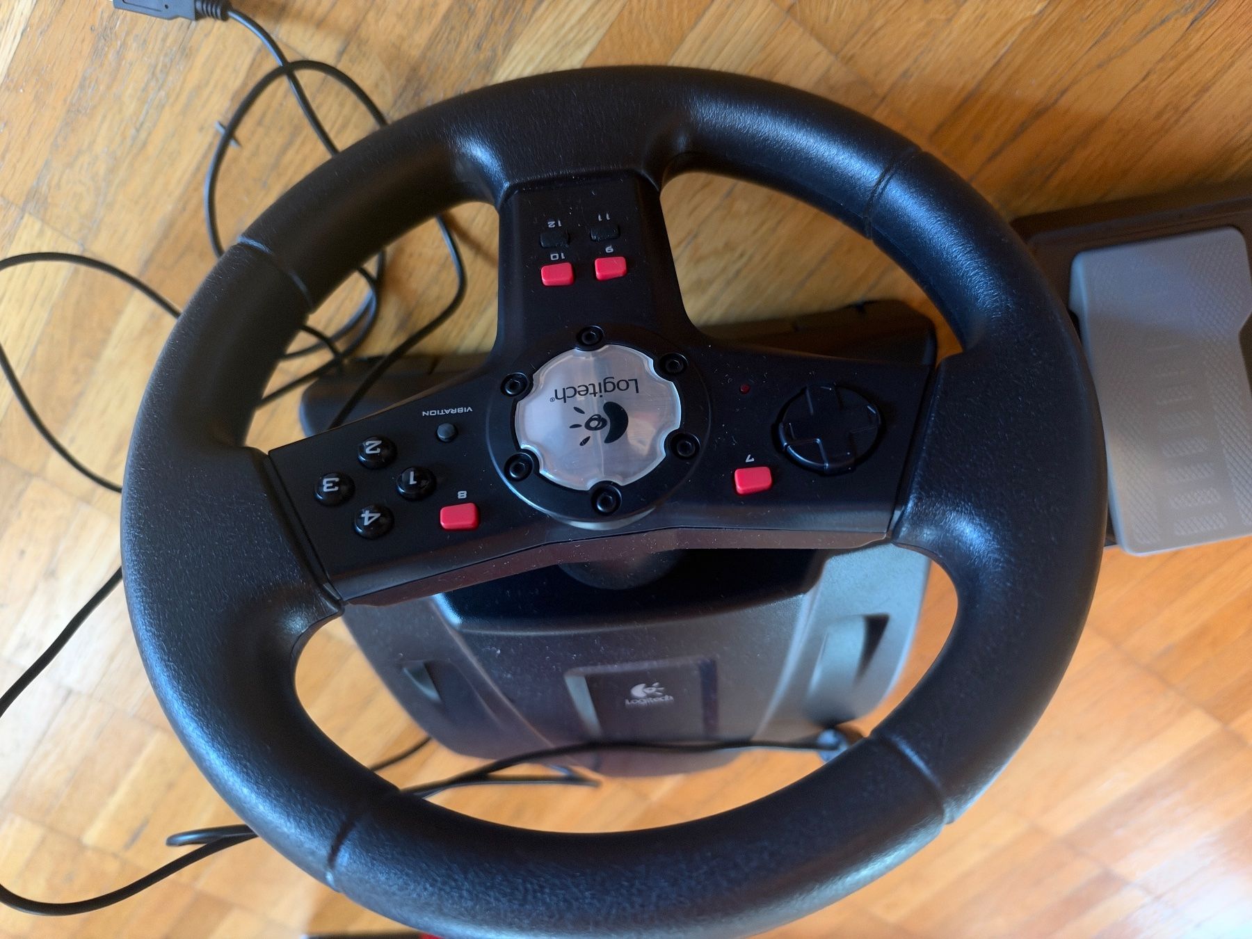 Logitech Manettes: Volante e Pedaliera per Pc Logitech Formula Vibration – D'occasion à Vezia par ram_5gp7 1