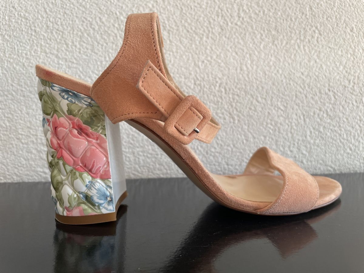 Scarpe da donna: Vero Cuoio Sandalen mit Blumen, Gr. 40/41 – Usato da Ennetbaden venduto da Julia555