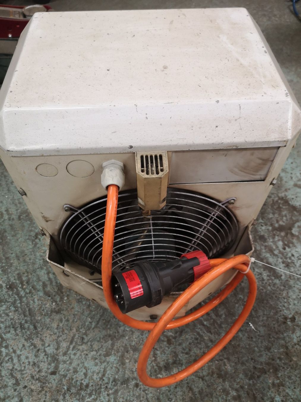 Radiatori: Elektroheizung – Usato da Stetten AG venduto da cocdemer 3