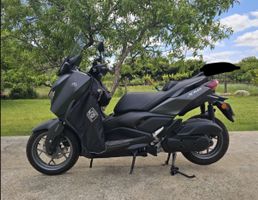 Yamaha XMAX 125cc scooter noir bon état