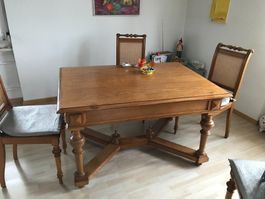 antiker Tisch ca.Jahr 1890 mit 4 Stühlen