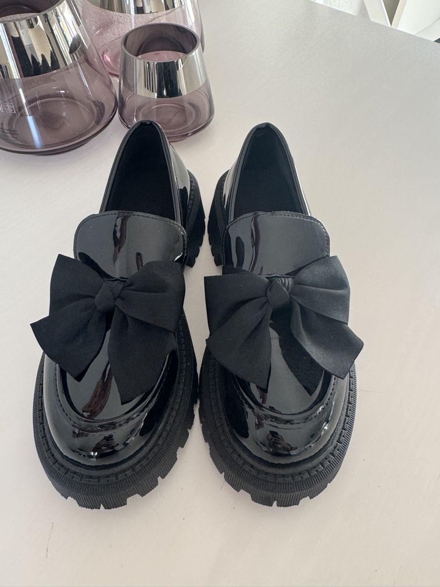 Scarpe da donna: Süsse Lackschuhe Loafer mit Schleife ca. 36.5 NEu – Nuovo (secondo la descrizione) da Oberglatt ZH venduto da jul_nhy7 1